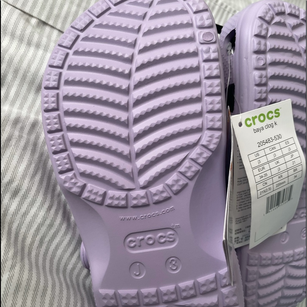 NWT LAVENDER CROCS-CHILDREN SIZE 3